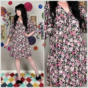 Vintage 1970s Black Floral Short Sleeve Night Dress